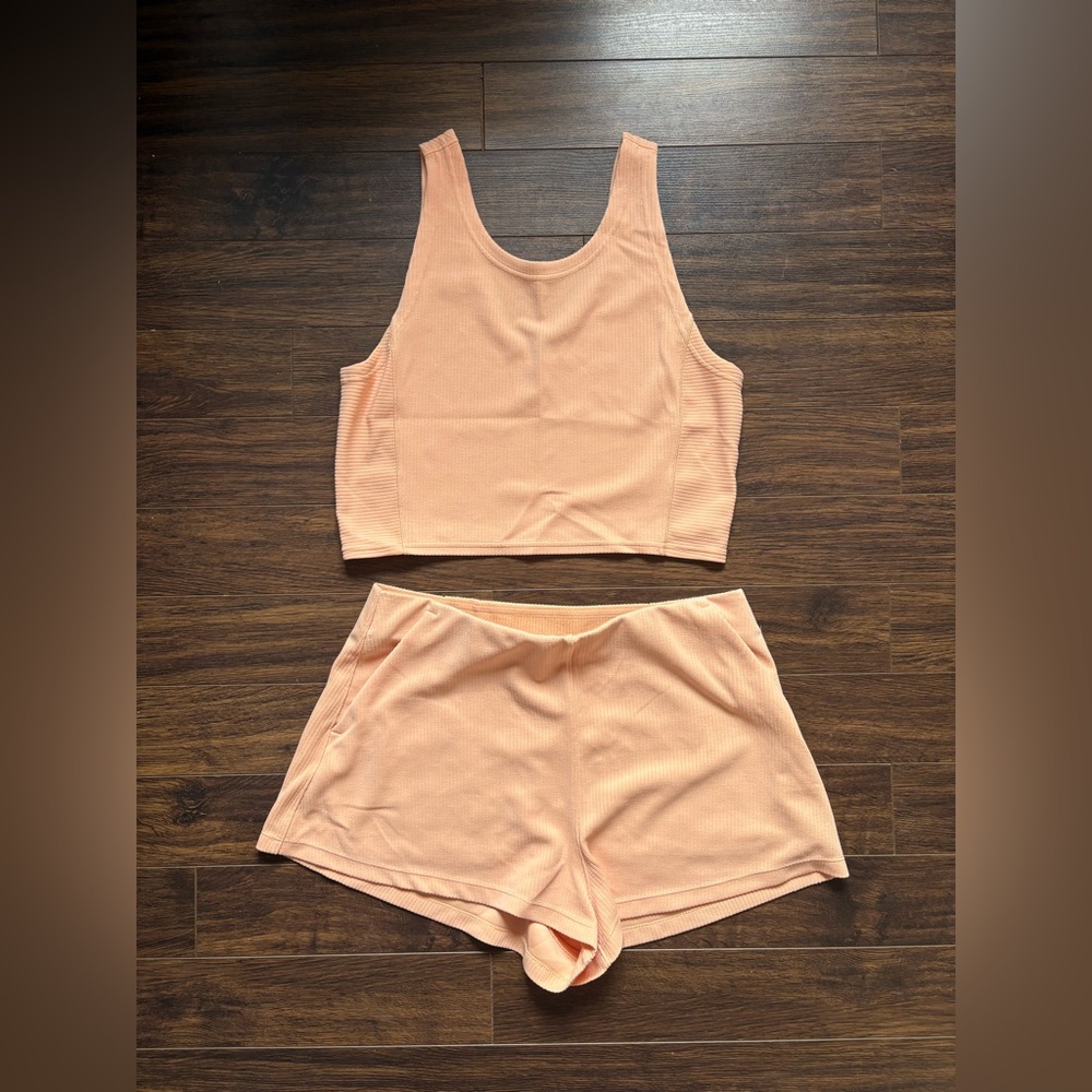 Lululemon ribbed softstream set
